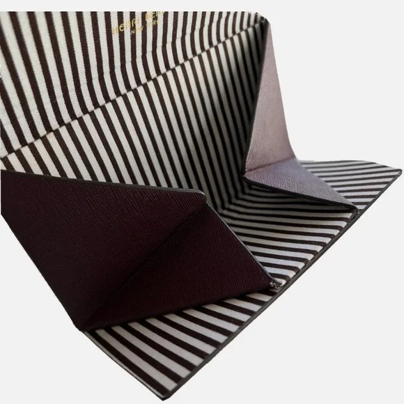 HENRI BENDEL ⭐️ saffiano leather foldable sunglasses case - Picture 3 of 10